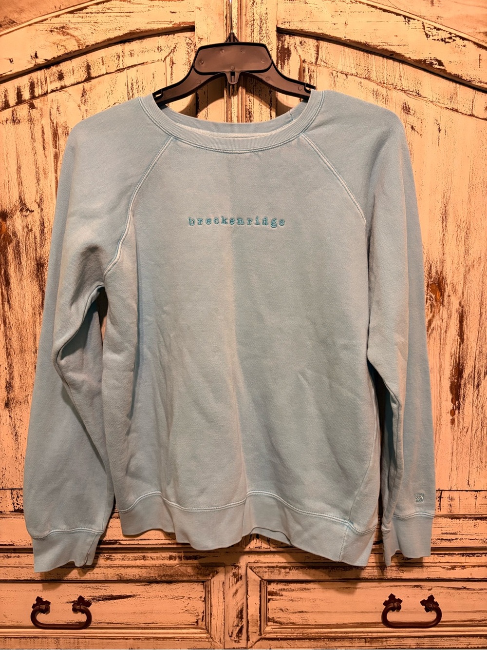 Outfitter Traders Co. Breckinridge Blue Sweatshirt Size M